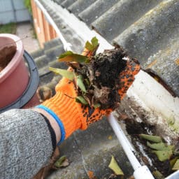 When to Hire Gutter Cleaning